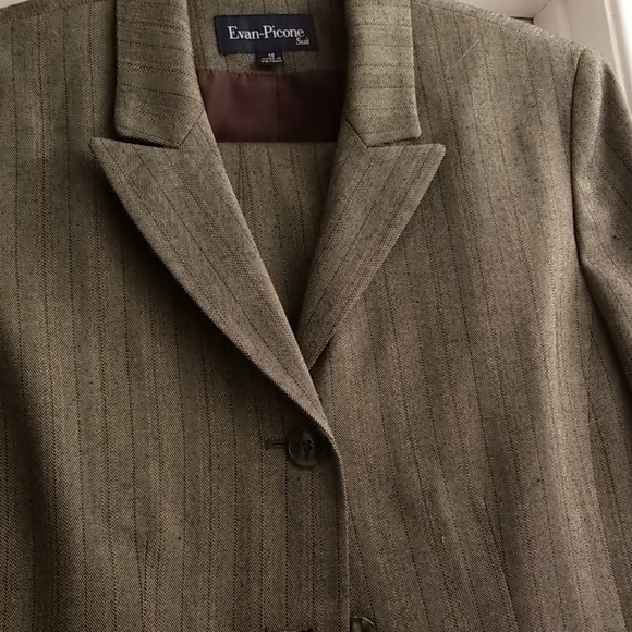 Evan Picone Pantsuit - Picture 2 of 7